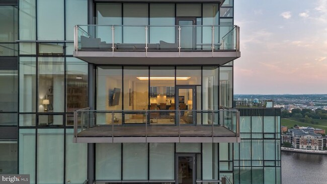 Building Photo - 300 International Drive