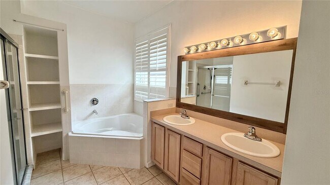 Building Photo - 1155 Millbrook Cir