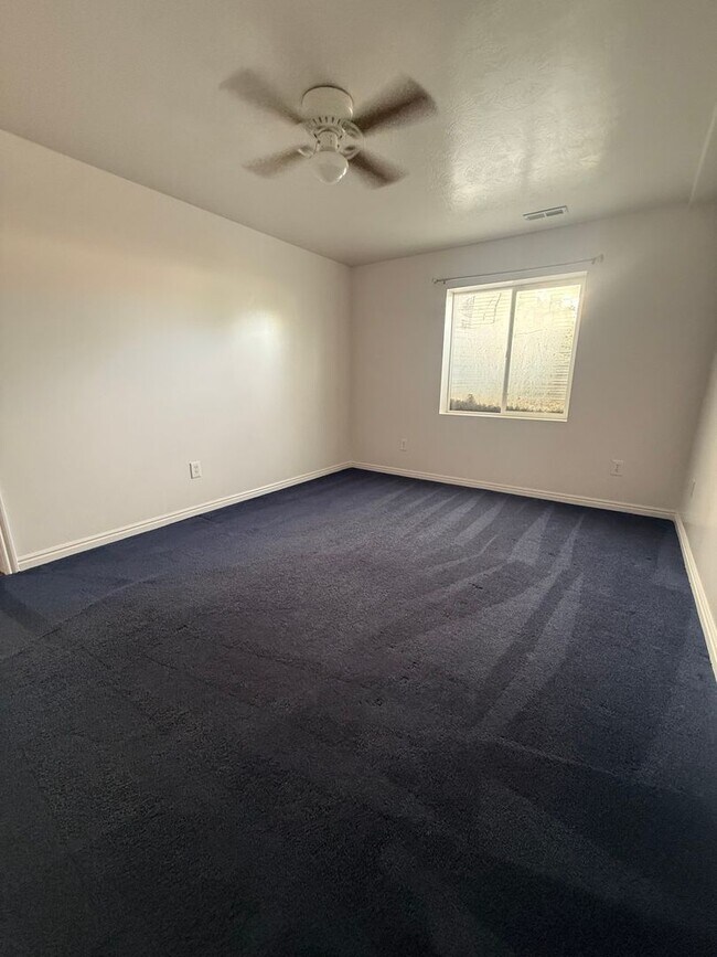 Building Photo - 454 S 980 W