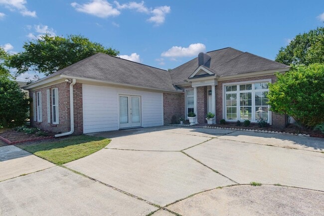 Building Photo - 9300 Greythorne Way