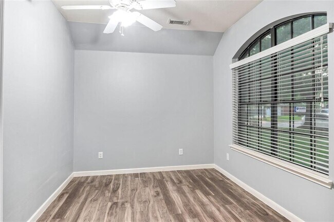 Building Photo - 16535 Cypress Bridge Dr