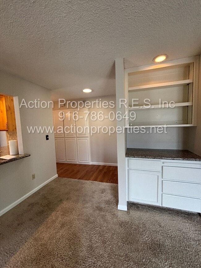 Building Photo - Rocklin 3 Bedroom 2 Bathroom, Single Story...