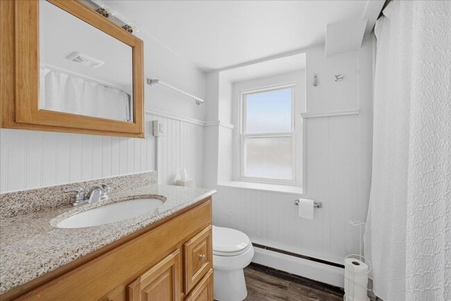 Building Photo - Single Home Available Just Under One Acre Lot!