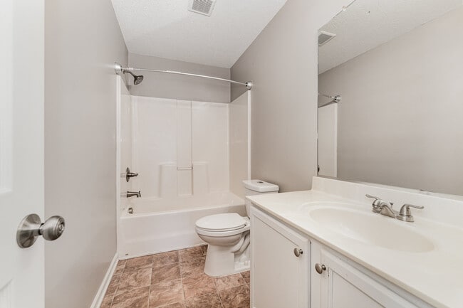 Building Photo - 302 Apple Ridge Rd