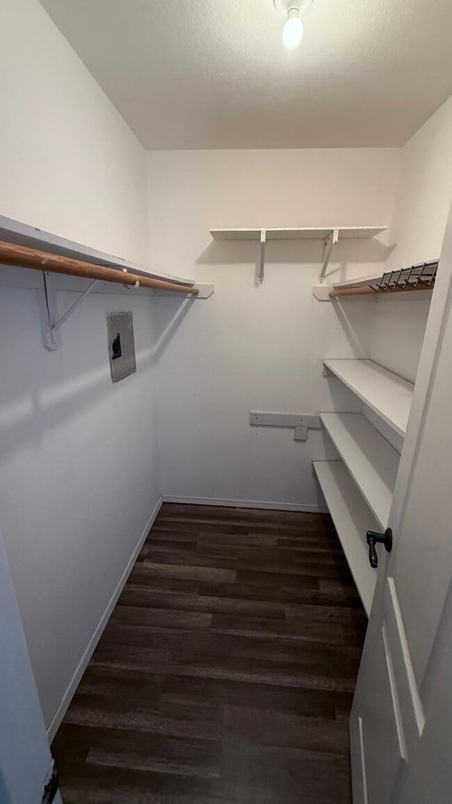 Building Photo - 5566 W Fir Ave