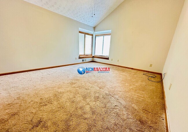 Building Photo - Nice spacious 4-bedroom house in Duluth