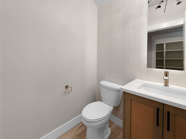 Building Photo - Brand New Pet-Friendly 3-Bedroom in Eagle with Pool, Fitness, Center, and Exceptional Amenities