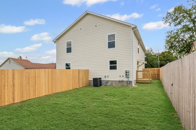 Building Photo - Legacy Homes – Brand New Texas Townhome for Rent!