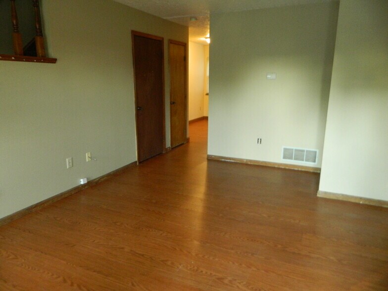Living Room - 7400 Chaparral Rd