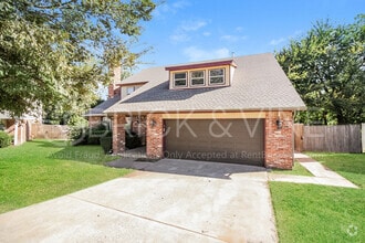 Building Photo - 524 Canyon Rd