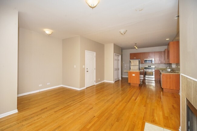 Building Photo - 4433 S Calumet Ave