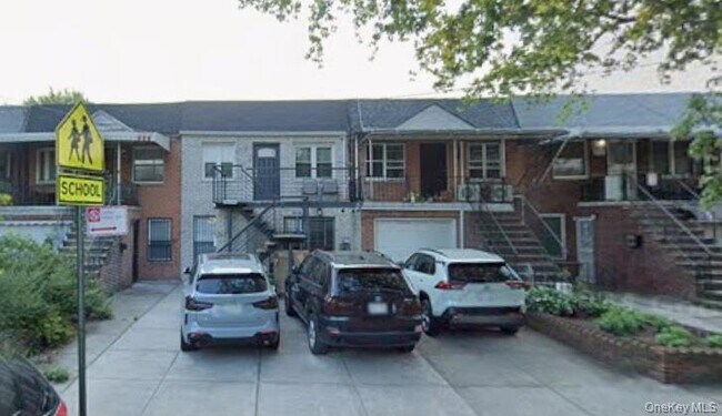 Primary Photo - 32-17 72nd St