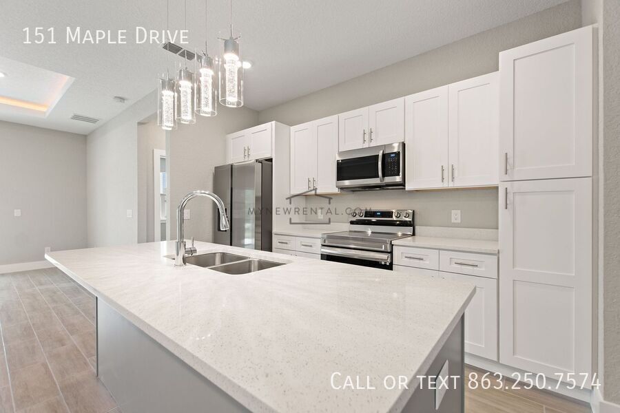 Building Photo - 151 Maple Dr