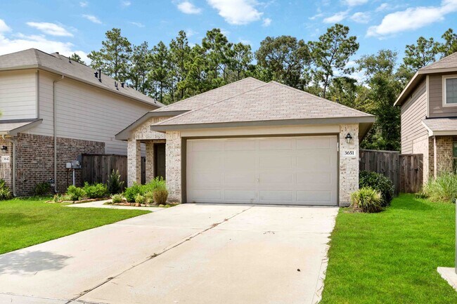 Building Photo - This charming 3-bedroom, 2-bath home, built in 2021