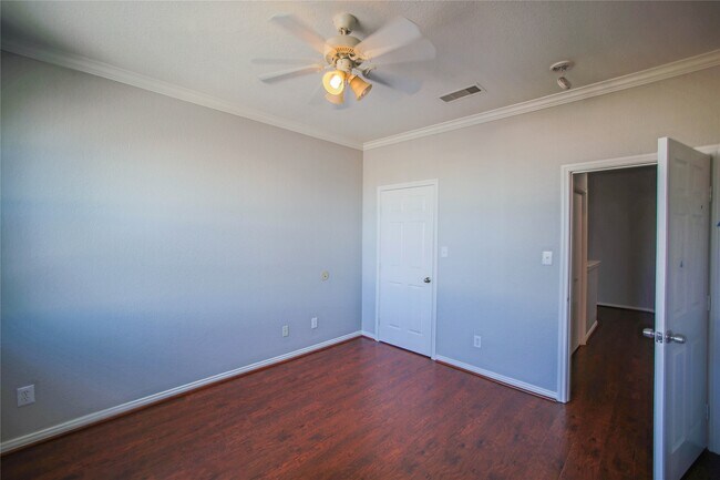 Building Photo - 9400 Bellaire Blvd
