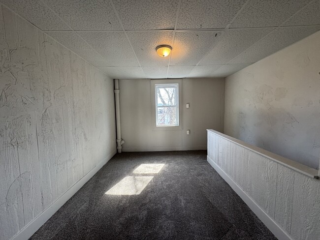 Building Photo - 644 W Mason Ave