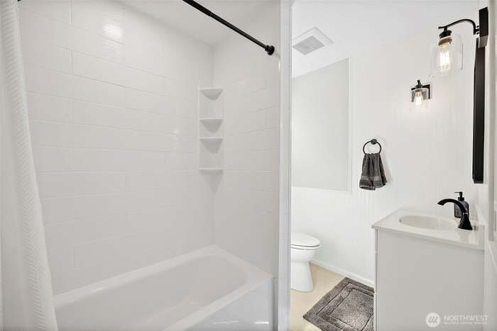 Building Photo - 30022 6th Ave SW
