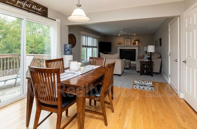 Building Photo - 4519 Meadow Valley Dr