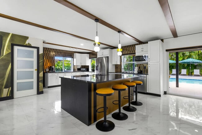 Building Photo - 10366 NW 15th St