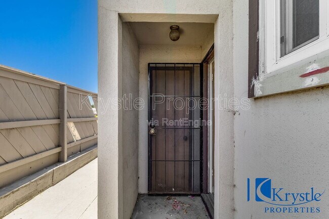 Building Photo - 2009 Florida St