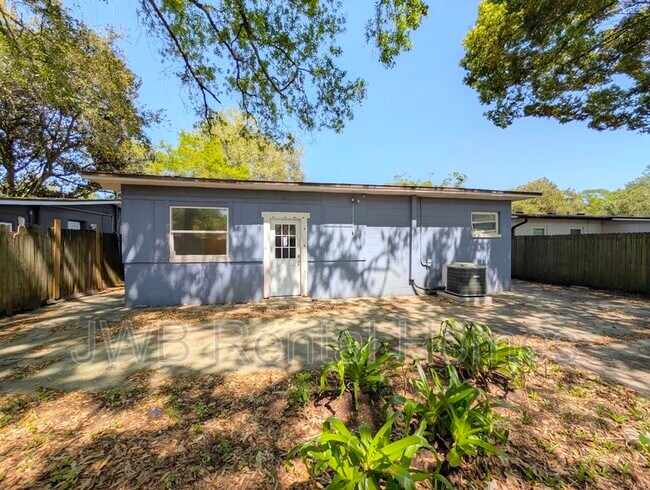 Building Photo - 3228 Myra St