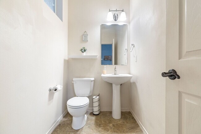 Building Photo - 4127 McKinley St NE