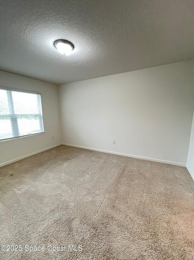 Building Photo - 1570 San Filippo Dr SE
