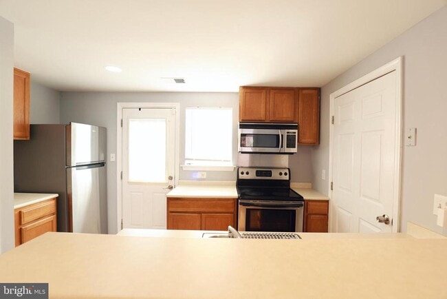 Building Photo - 4393 Pembrook Village Dr