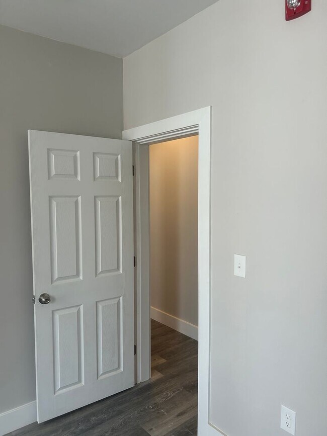 Building Photo - 2Br apartment in (duplex) 1st floor