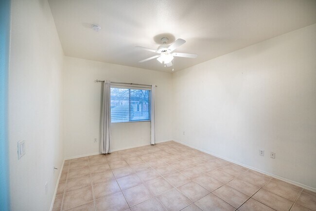 Building Photo - 1050 E Cactus Ave