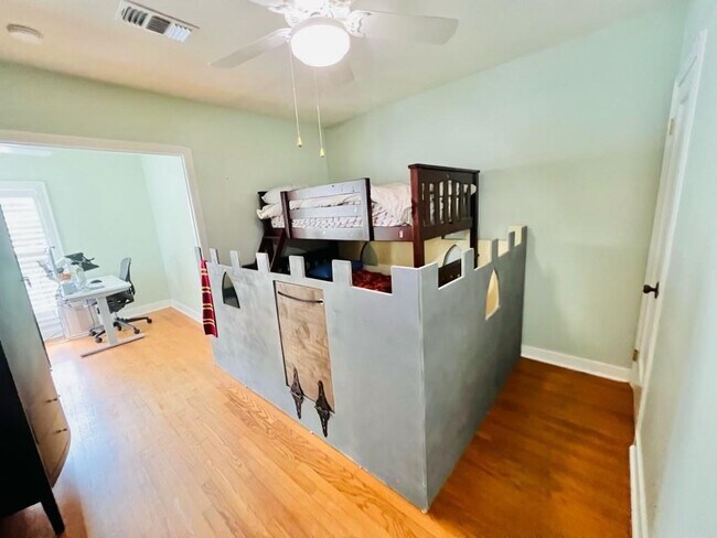 Building Photo - 2514 Southgate Blvd