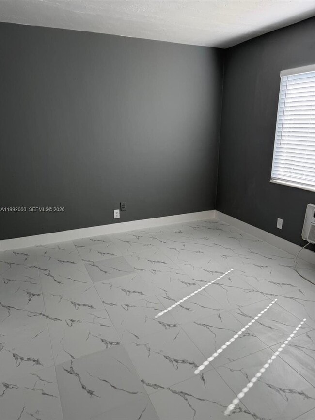 Building Photo - 16700 NE 22nd Ave