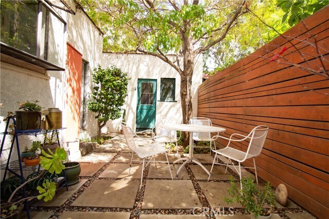 Building Photo - 3429 Descanso Dr