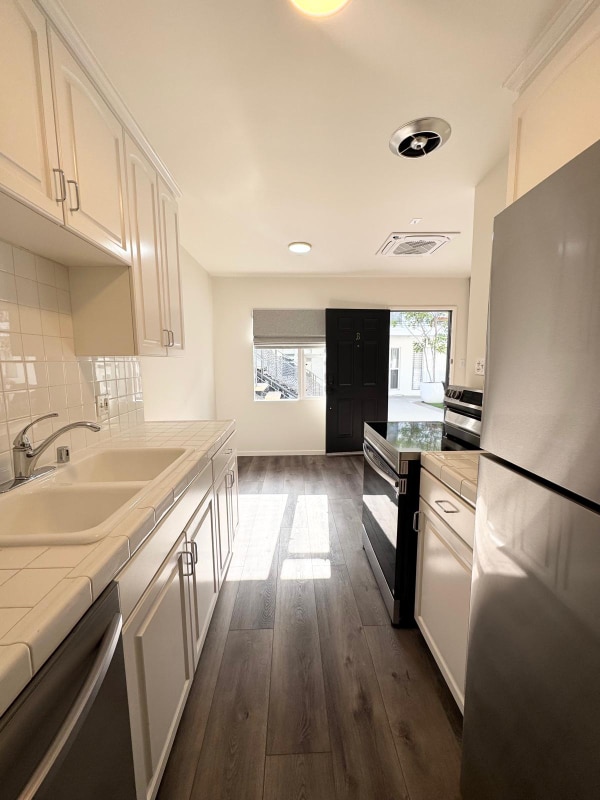 Building Photo - 1134 9th St