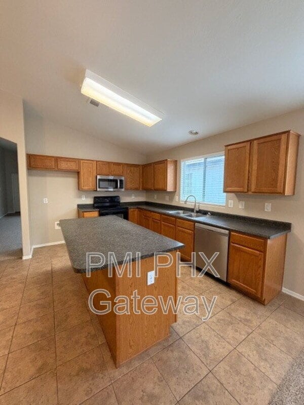 Building Photo - 3194 W Yellow Peak Dr