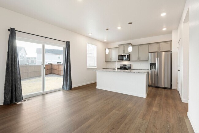 Building Photo - Ideally Located Modern 4-Bedroom Home