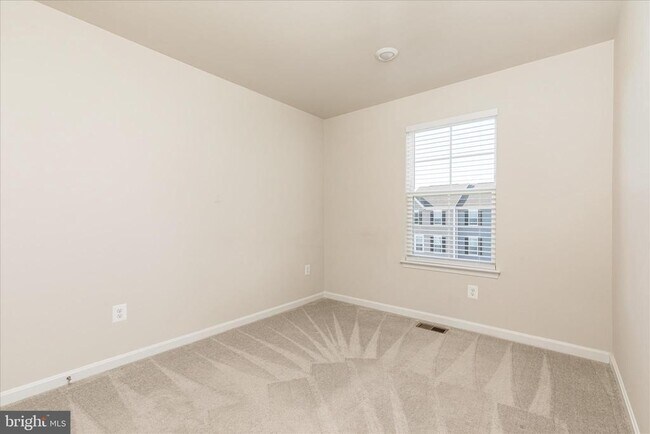 Building Photo - 140 Tye Ct