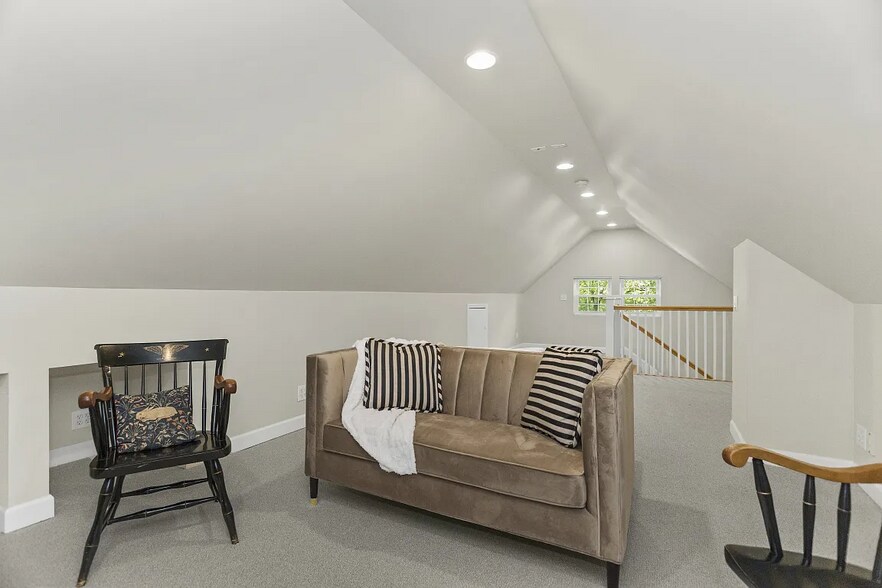 Building Photo - 2353 Ridge Ave