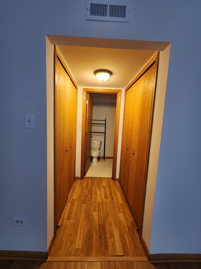 Building Photo - 5231 James Ln