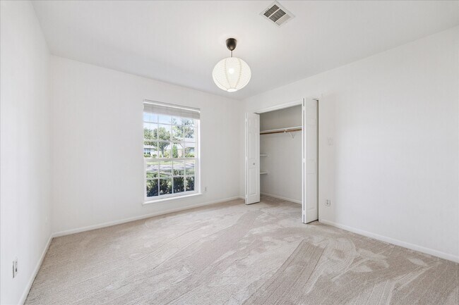 Building Photo - 2314 Eaglerock Dr