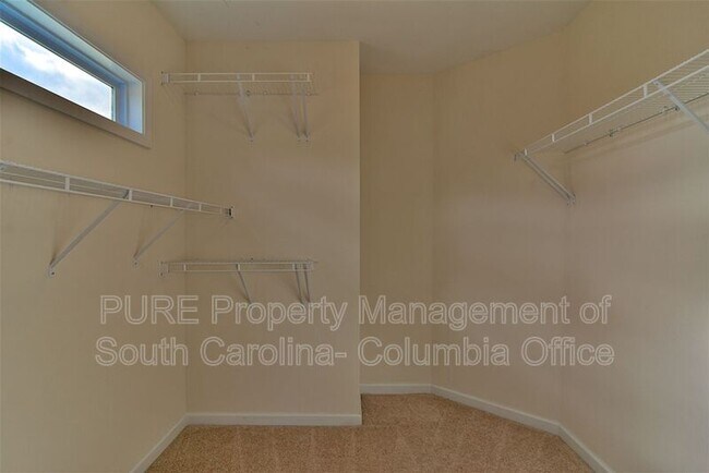 Building Photo - 207 Eagle Park Dr
