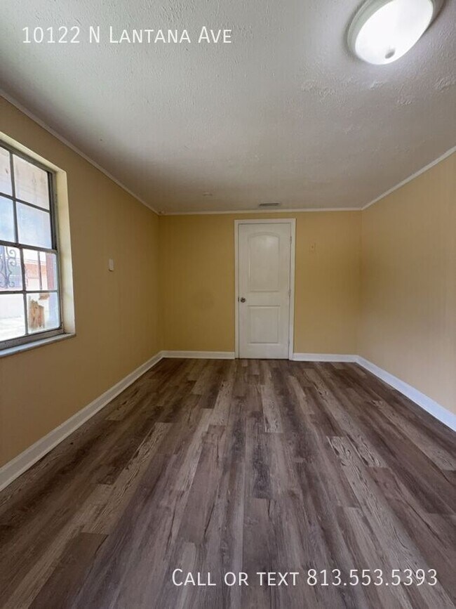 Building Photo - 10122 N Lantana Ave