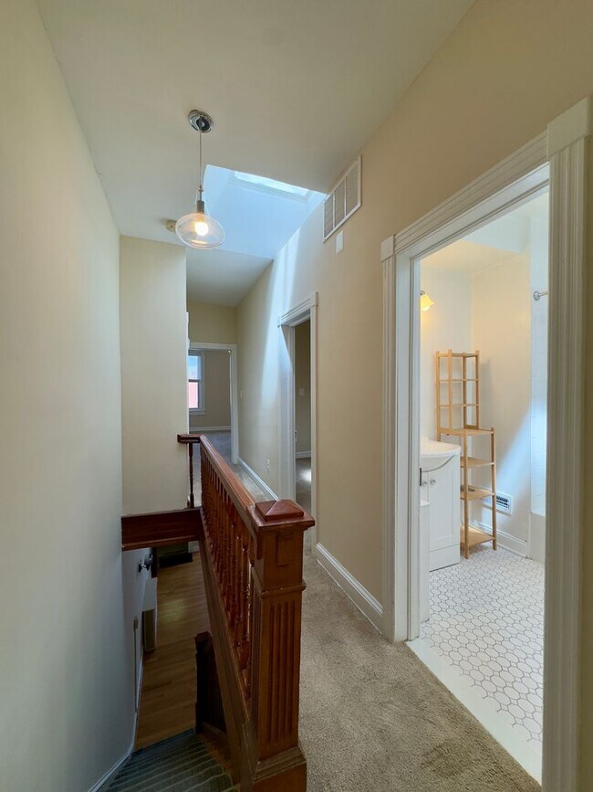 Building Photo - Charming 2Bed/1Bath Townhome in Highlandtown, Baltimore, MD!