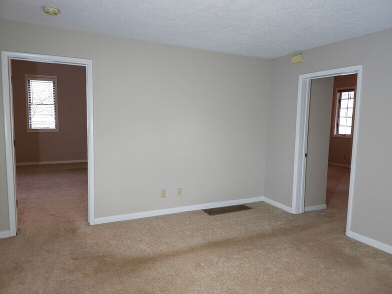 Building Photo - 3530 Kroger Ave