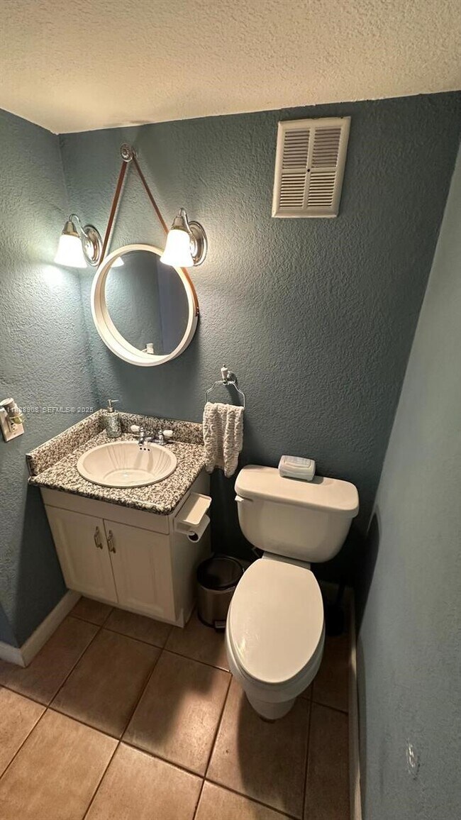 Building Photo - 15430 SW 81st Cir Ln