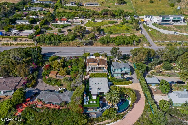 Building Photo - 33410 CA-1