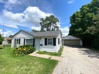 Building Photo - 3 Bedroom, 2 Bath Home, Available Now!