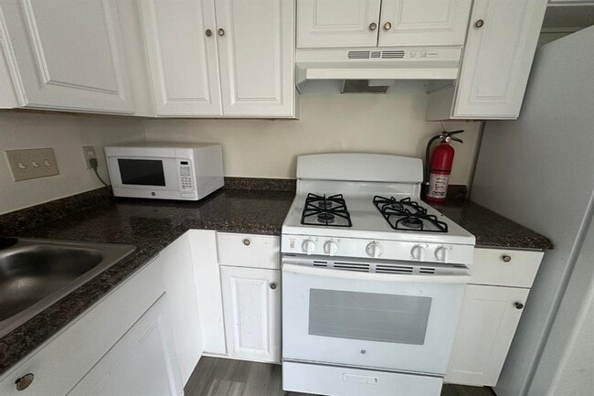 Building Photo - 2202 Tabor Ct