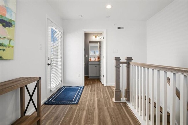 Building Photo - 18 Shiplock Row