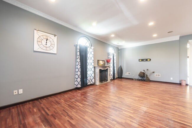 Building Photo - 53 Edward Ave